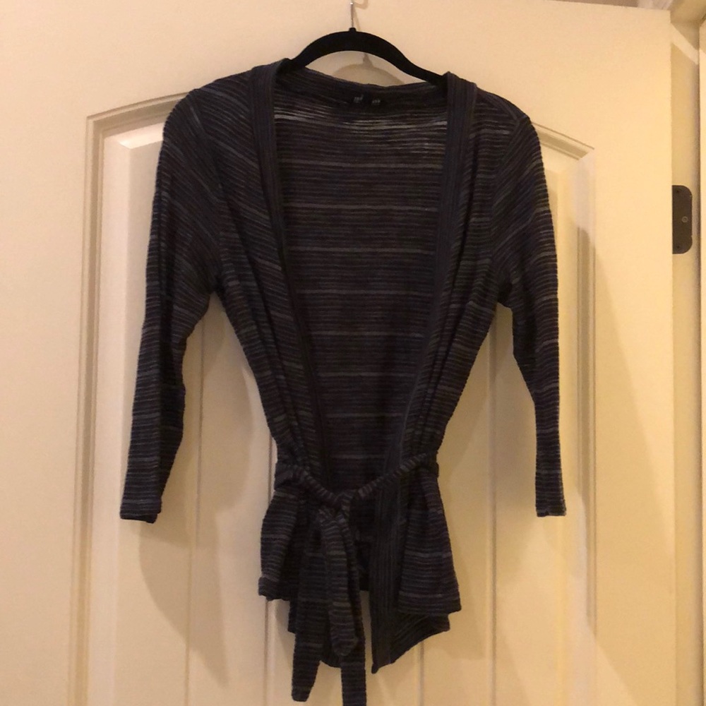 Small open front tie cardigan